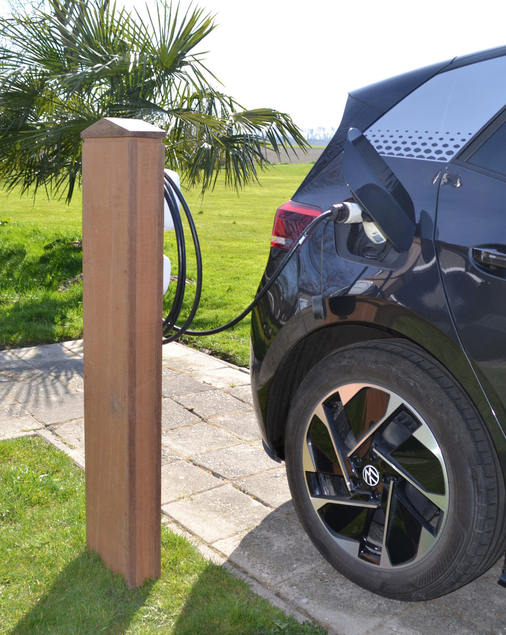 ChargeXpert recycled Azobe hardwood charger pole - view 6