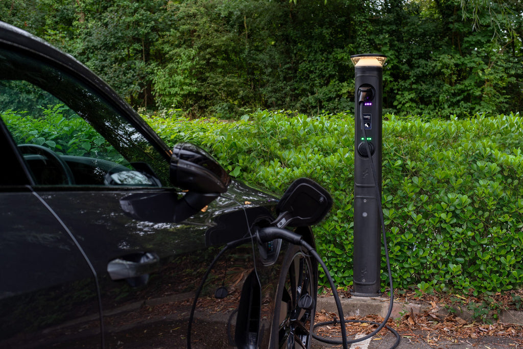 Ratio io8 | Amenity EV Charging Post | 7.4kW / 22kW | 360 Lighting